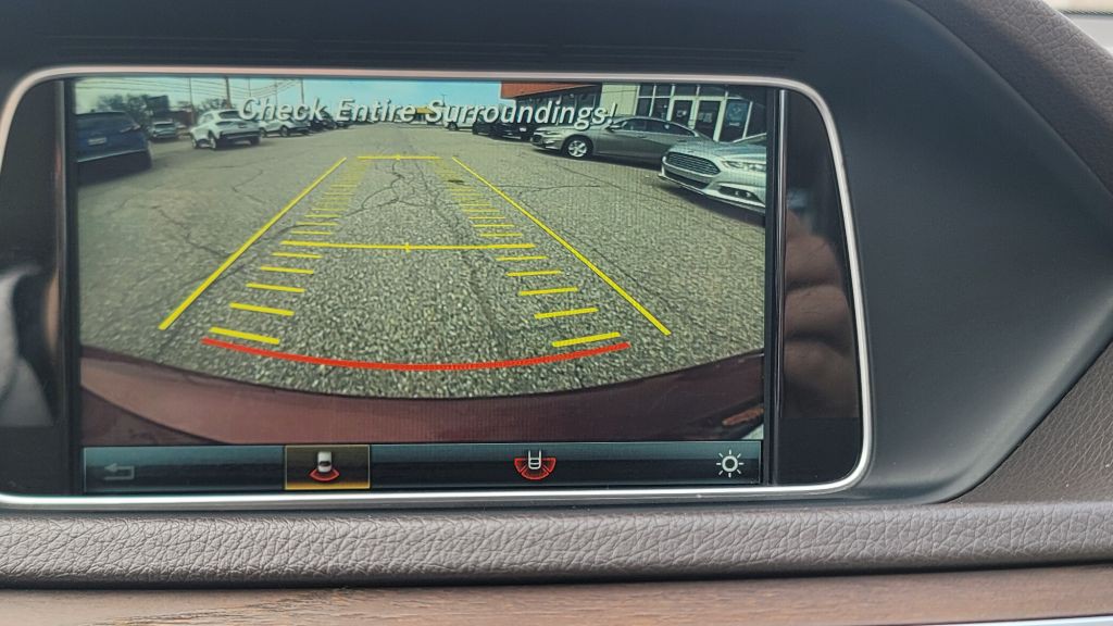 2016 Mercedes-Benz E-Class Image 26