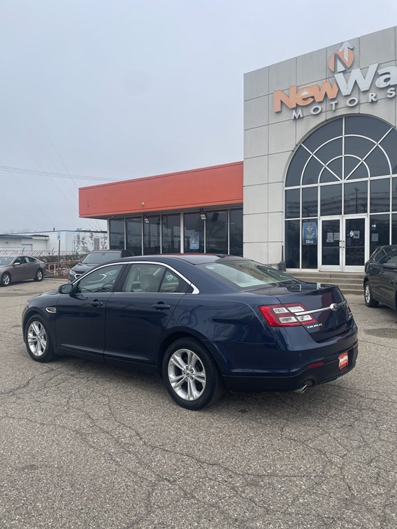 2017 Ford Taurus Image 3