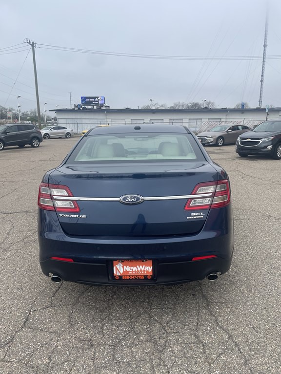 2017 Ford Taurus Image 4