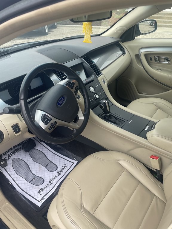 2017 Ford Taurus Image 6