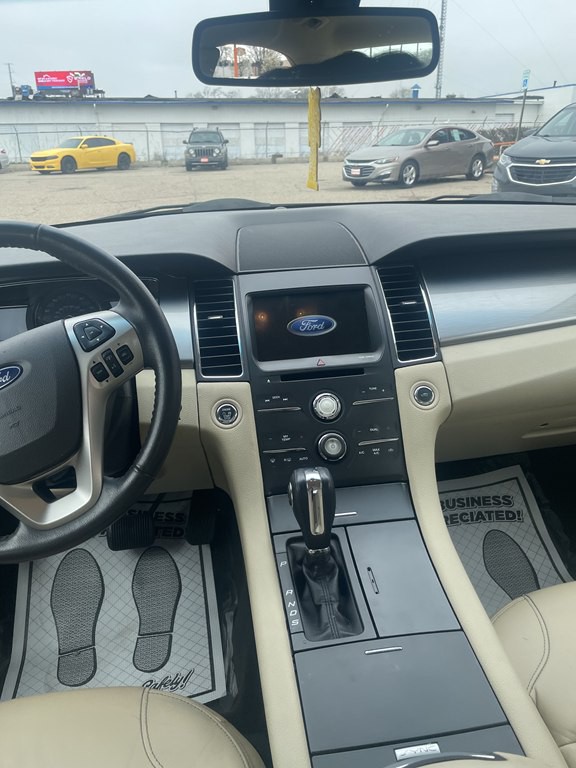 2017 Ford Taurus Image 8