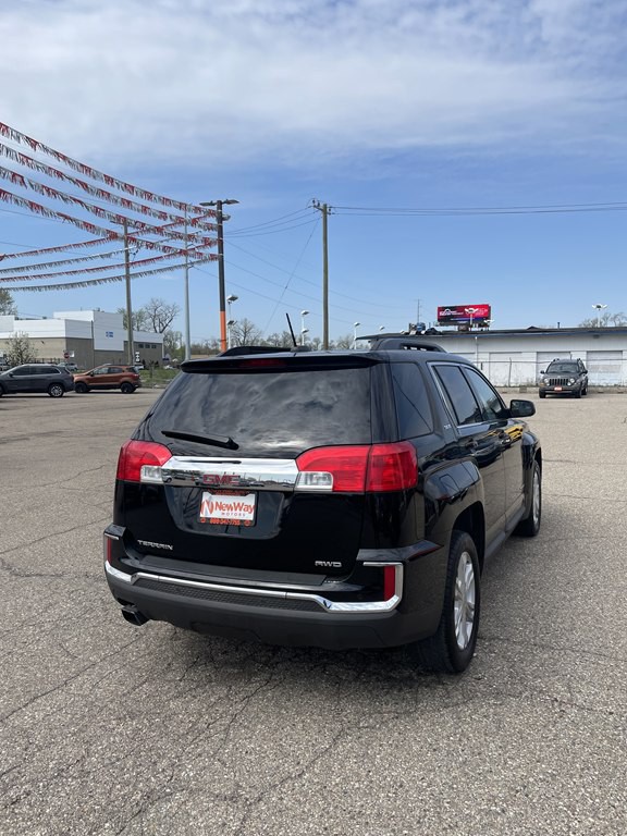 2017 GMC Terrain Image 2