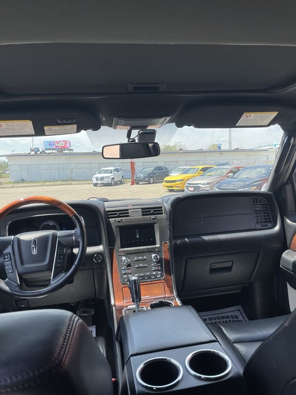 2017 Lincoln Navigator Image 10
