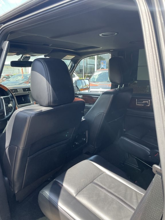 2017 Lincoln Navigator Image 11