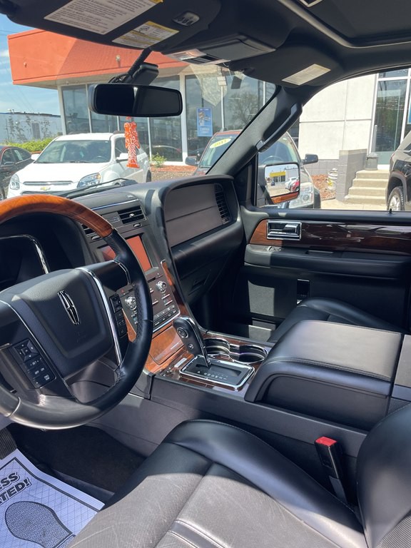 2017 Lincoln Navigator Image 12