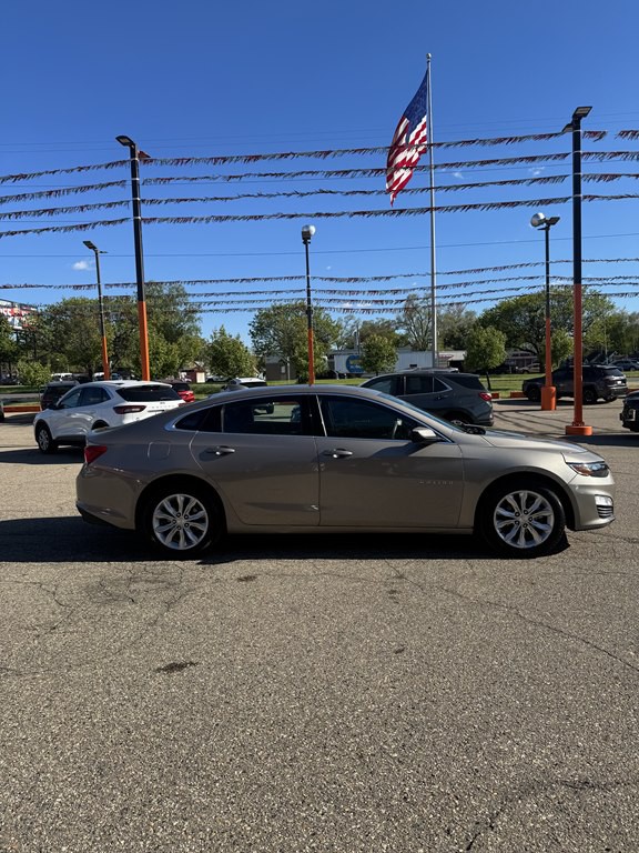 2023 Chevrolet Malibu Image 2
