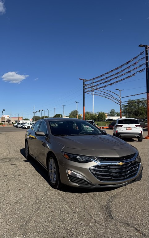 2023 Chevrolet Malibu Image 3