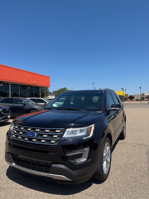 2016 Ford Explorer Image 2