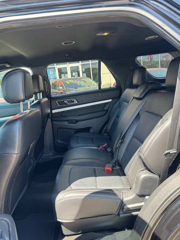 2016 Ford Explorer Image 10
