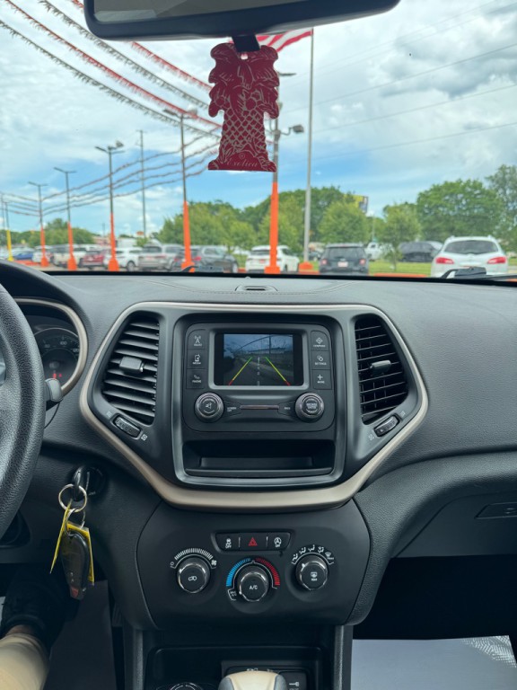 2018 Jeep Cherokee Image 11