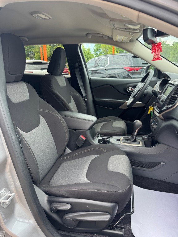2018 Jeep Cherokee Image 12