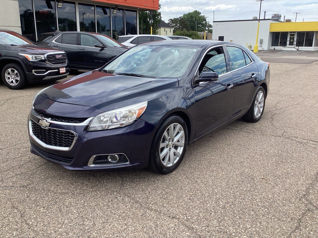 2016 Chevrolet Malibu Image 3
