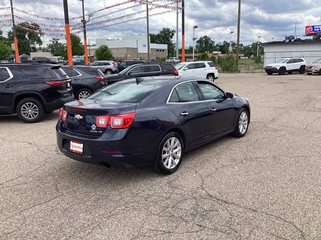 2016 Chevrolet Malibu Image 6