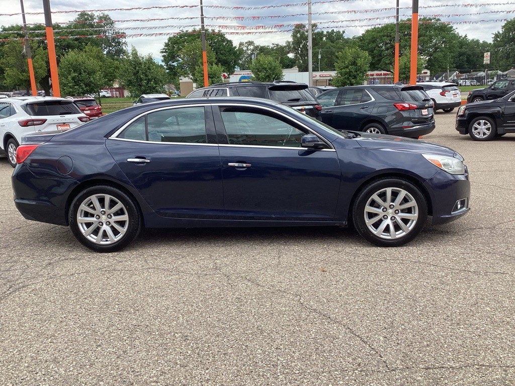 2016 Chevrolet Malibu Image 8