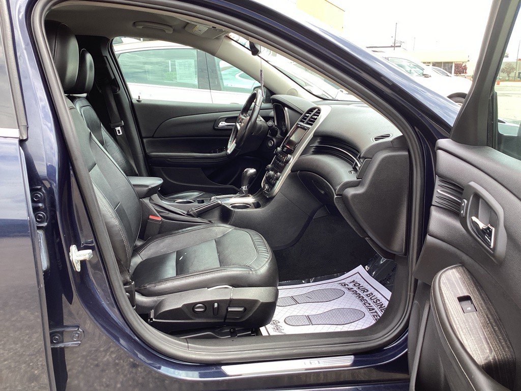 2016 Chevrolet Malibu Image 11