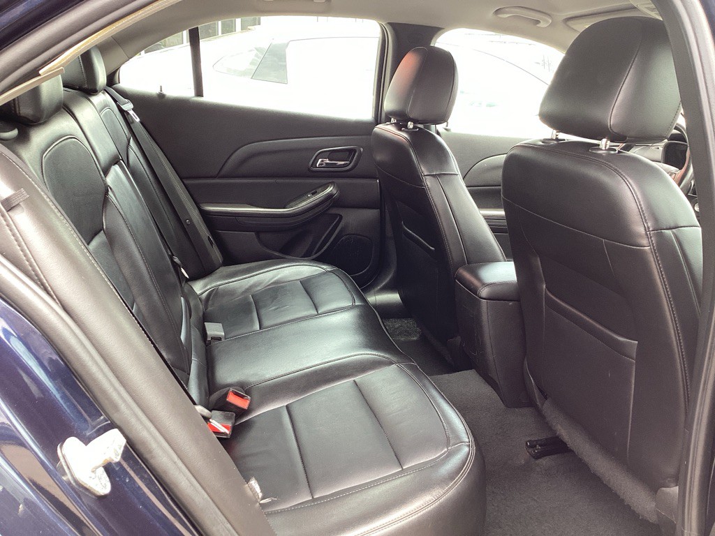 2016 Chevrolet Malibu Image 12