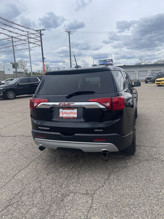 2019 GMC Acadia Image 2