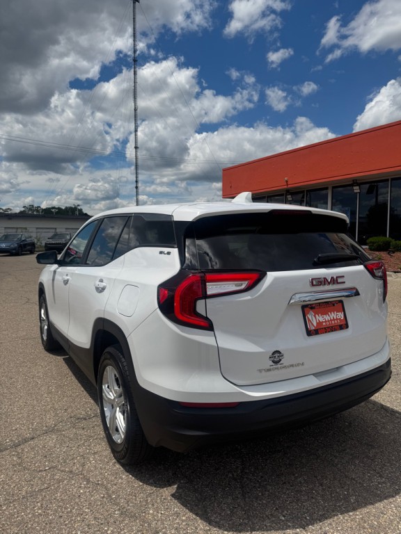 2024 GMC Terrain Image 8