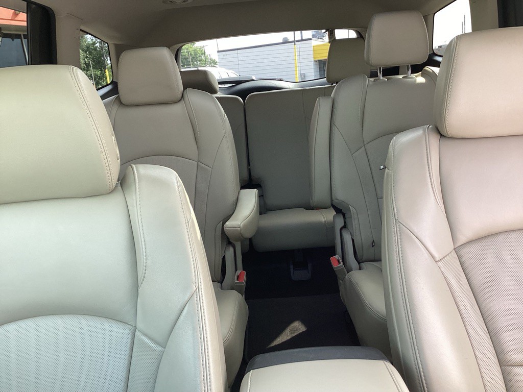2019 Buick Enclave Image 17