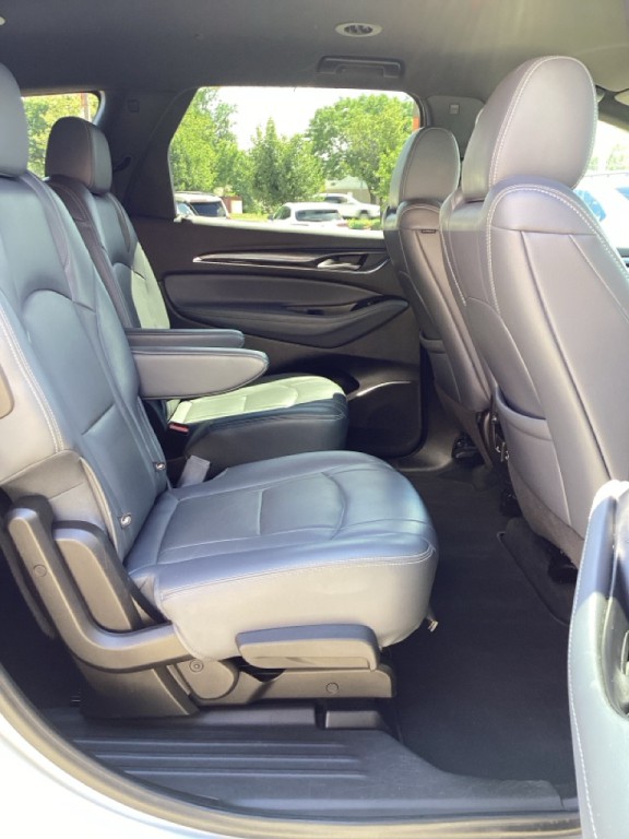 2022 Buick Enclave Image 15