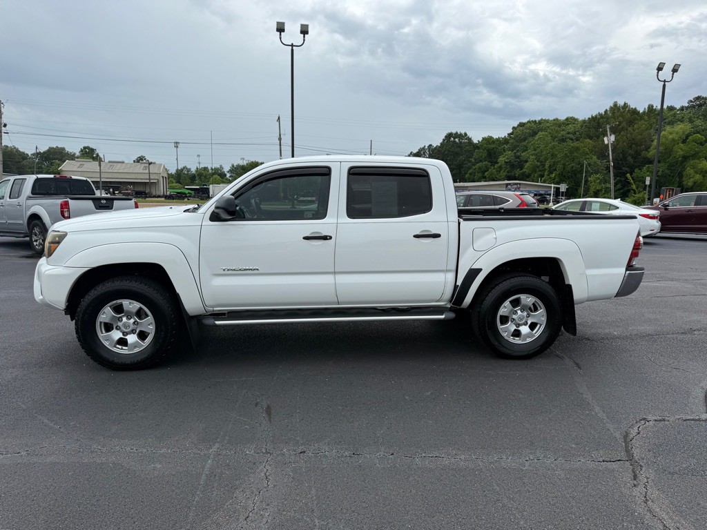 2013 Toyota Tacoma Image 2