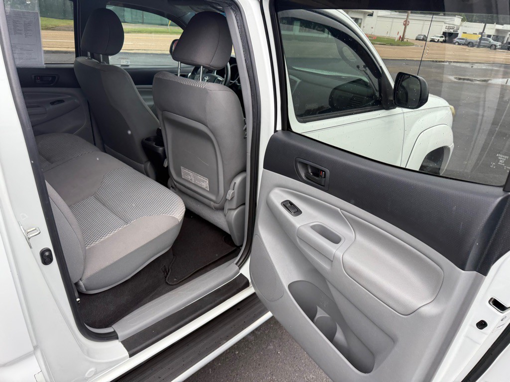 2013 Toyota Tacoma Image 22