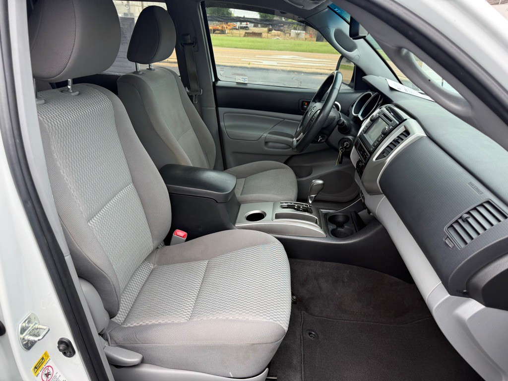 2013 Toyota Tacoma Image 23
