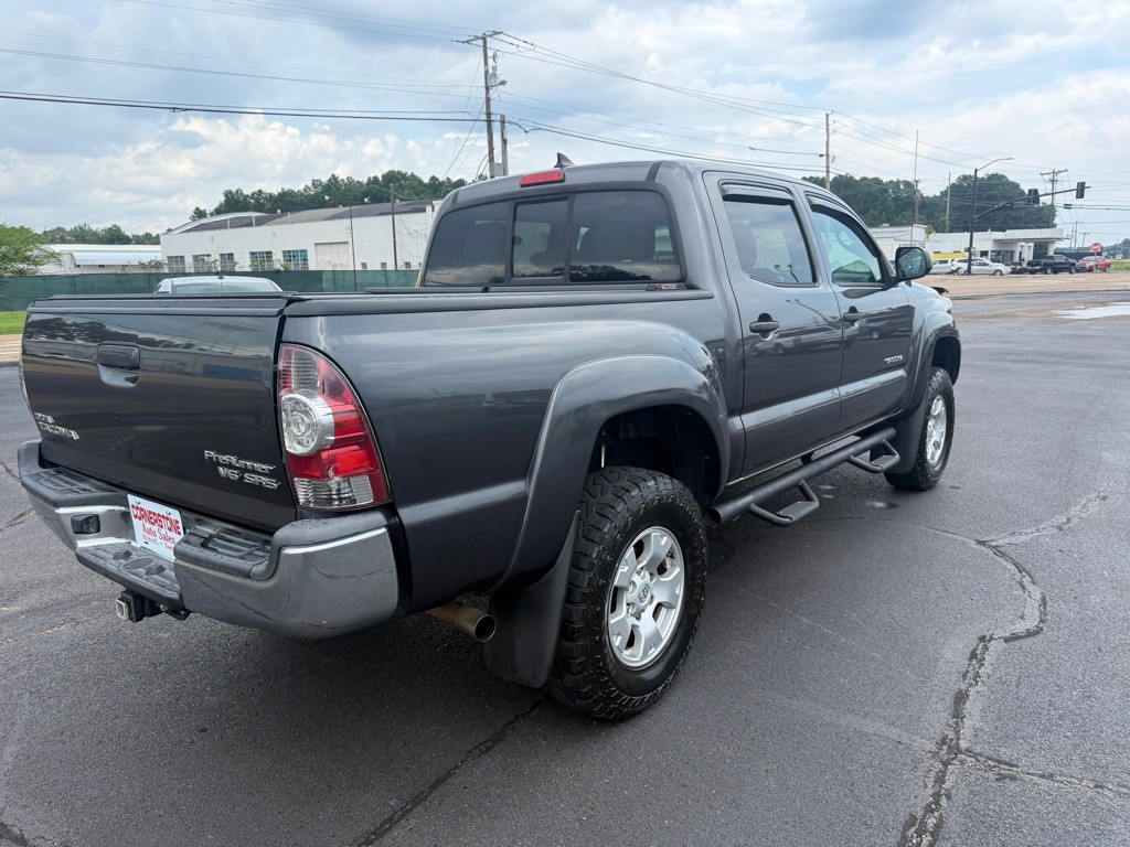 2015 Toyota Tacoma Image 9