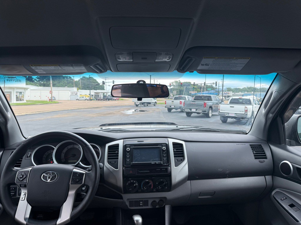 2015 Toyota Tacoma Image 10