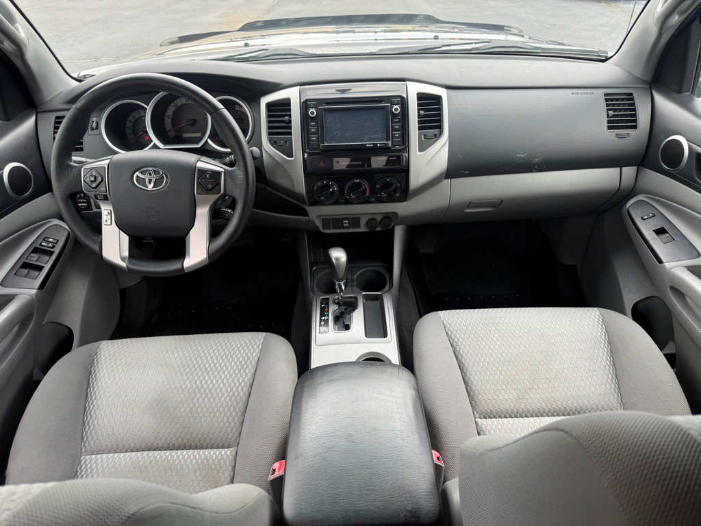 2015 Toyota Tacoma Image 11