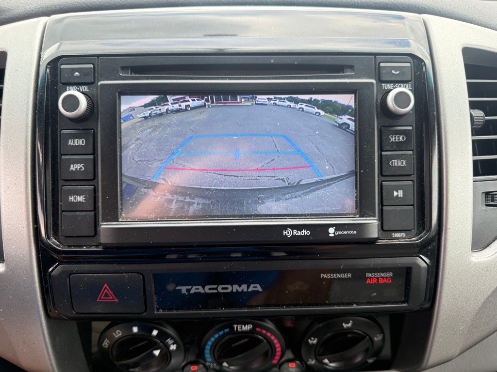 2015 Toyota Tacoma Image 14