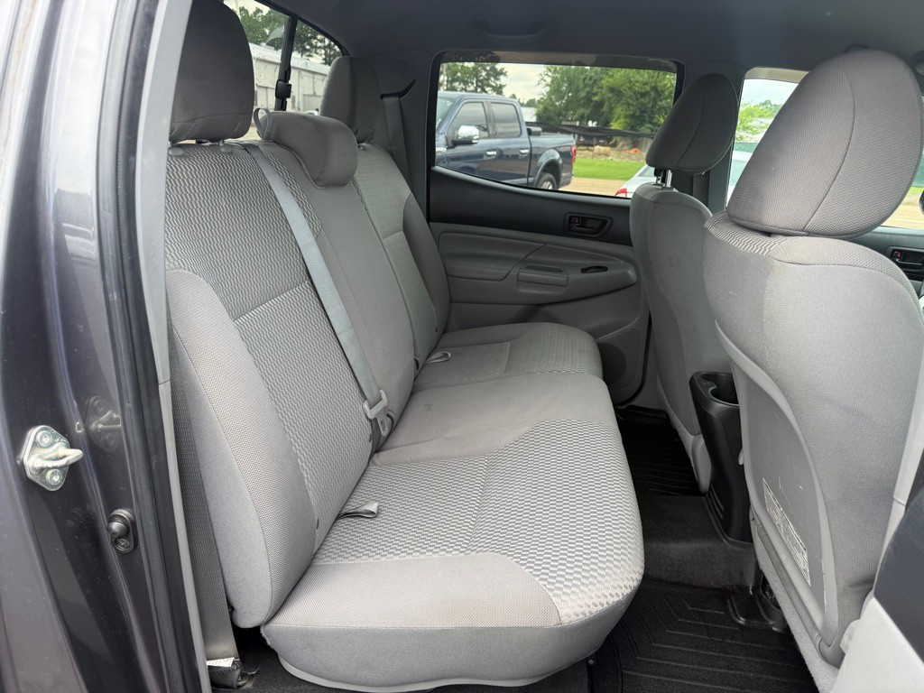 2015 Toyota Tacoma Image 20
