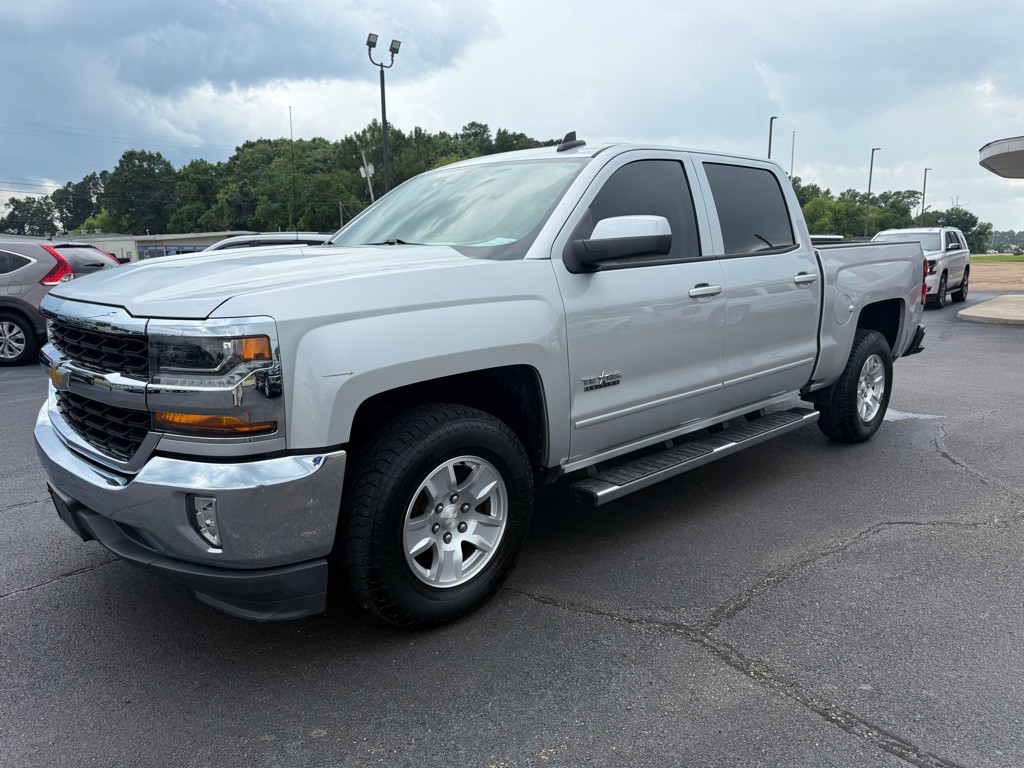2018 Chevrolet Silverado 1500 Image 1
