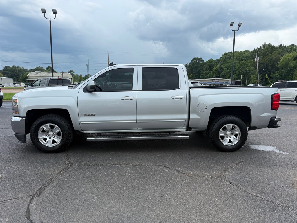2018 Chevrolet Silverado 1500 Image 2