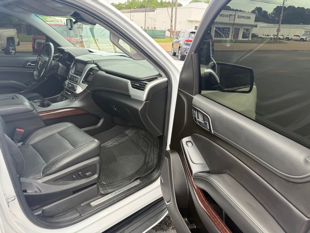 2020 GMC Yukon Image 25