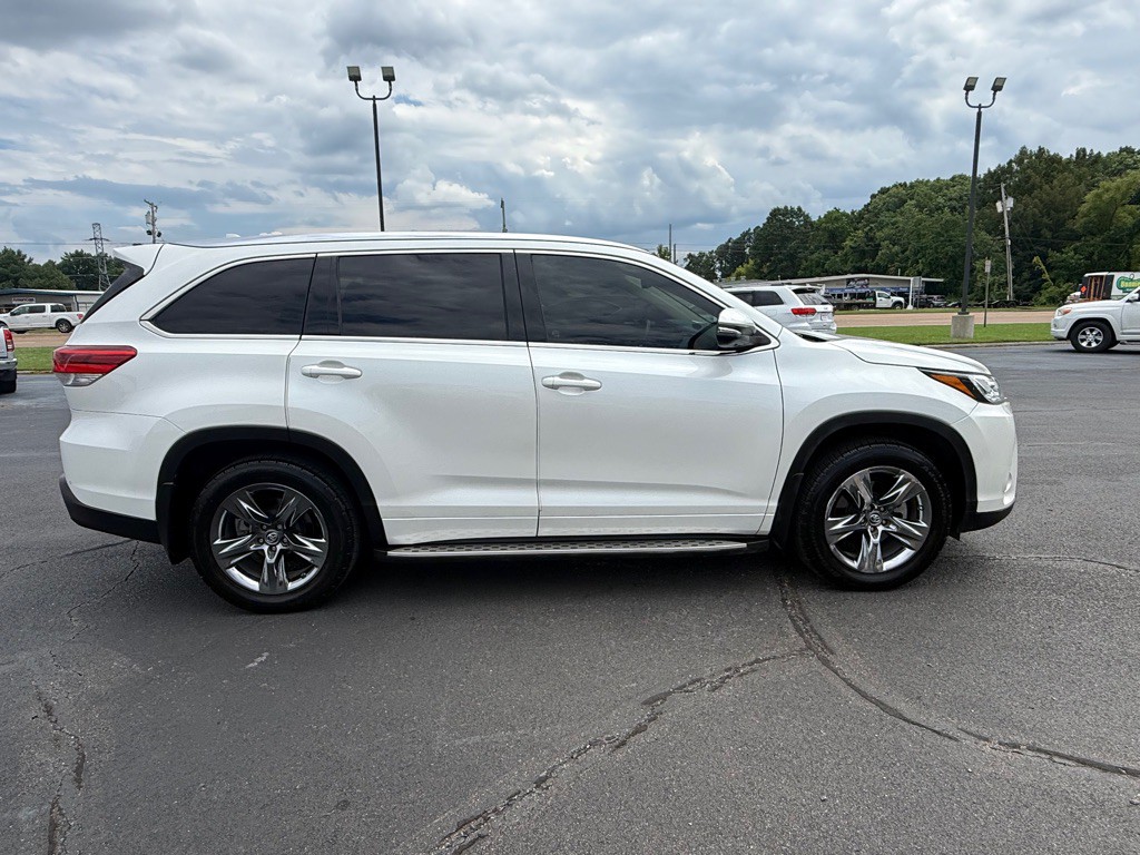 2019 Toyota Highlander Image 9