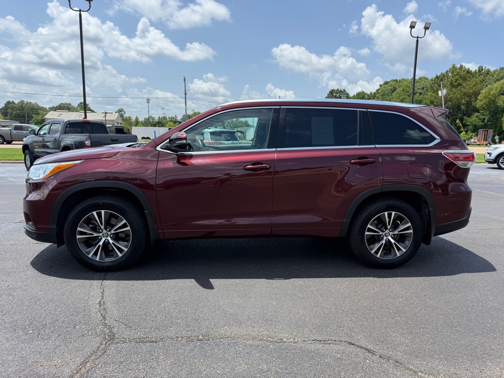 2016 Toyota Highlander Image 2