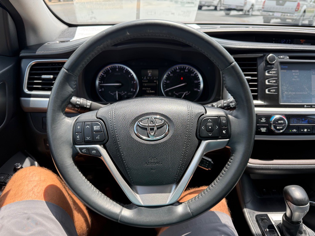 2016 Toyota Highlander Image 12