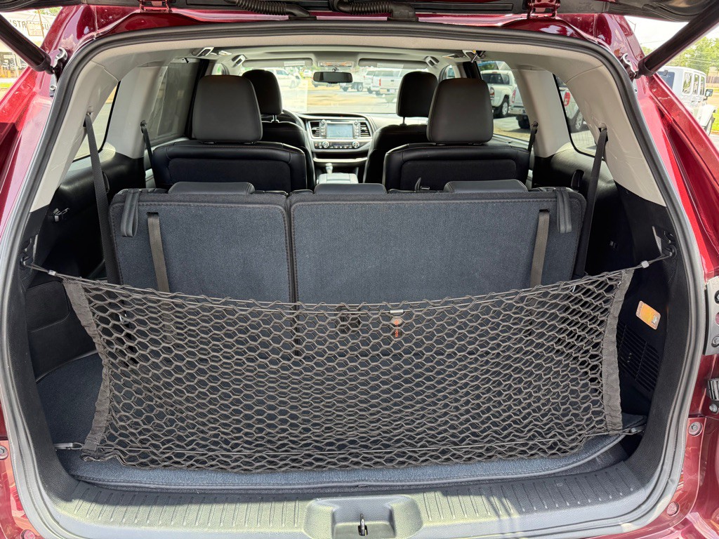2016 Toyota Highlander Image 21