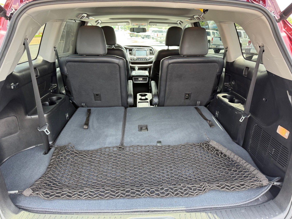 2016 Toyota Highlander Image 23