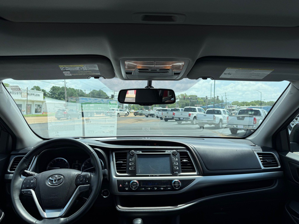 2016 Toyota Highlander Image 29