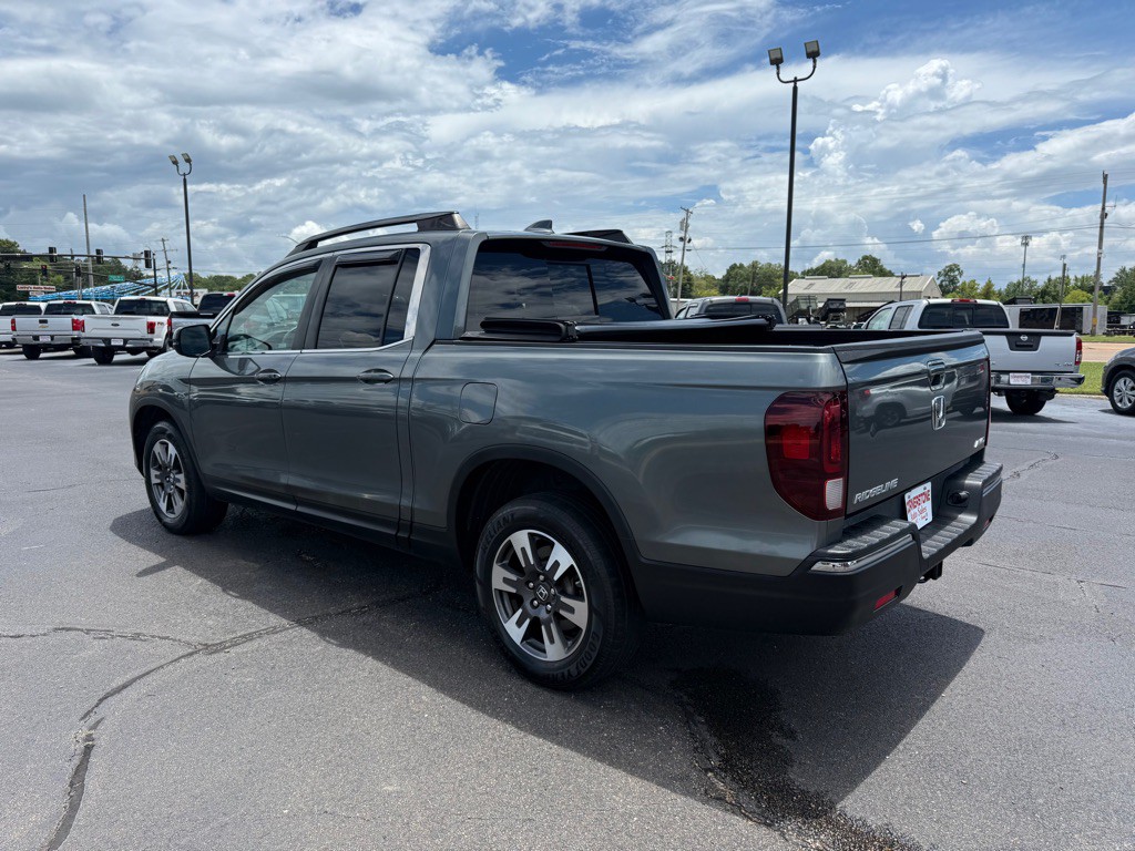 2019 Honda Ridgeline Image 5