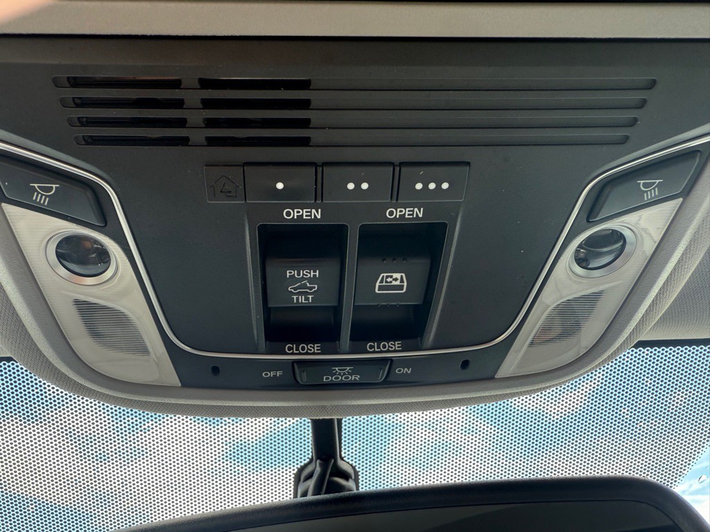 2019 Honda Ridgeline Image 16