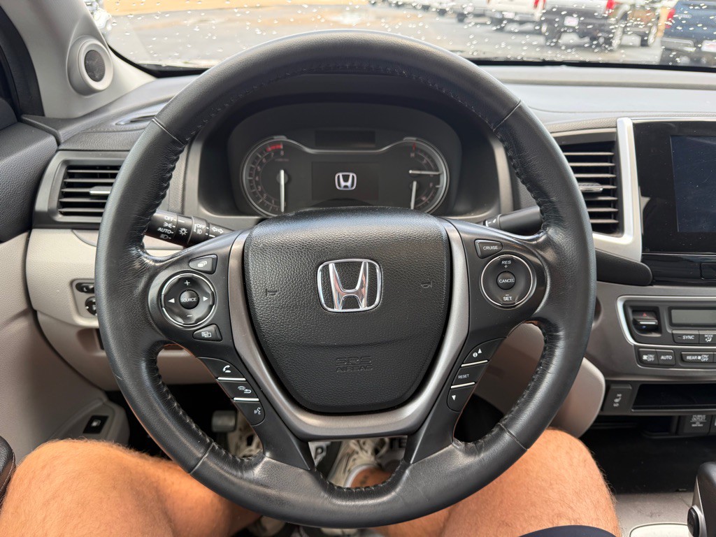 2019 Honda Ridgeline Image 17