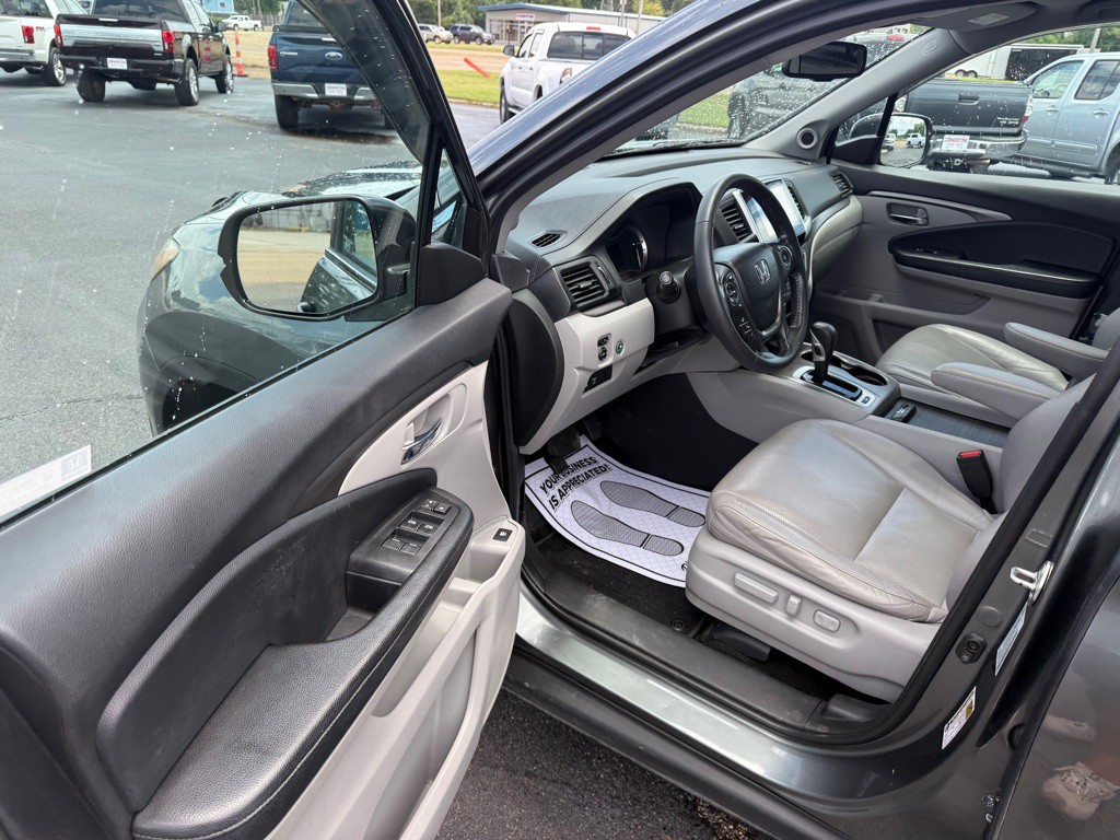 2019 Honda Ridgeline Image 19