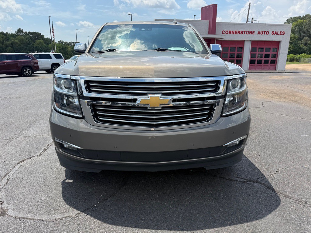 2017 Chevrolet Suburban Image 3
