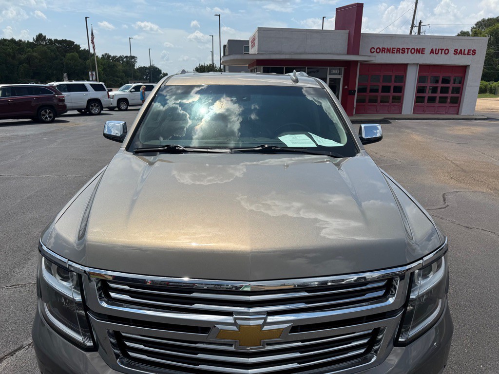 2017 Chevrolet Suburban Image 4