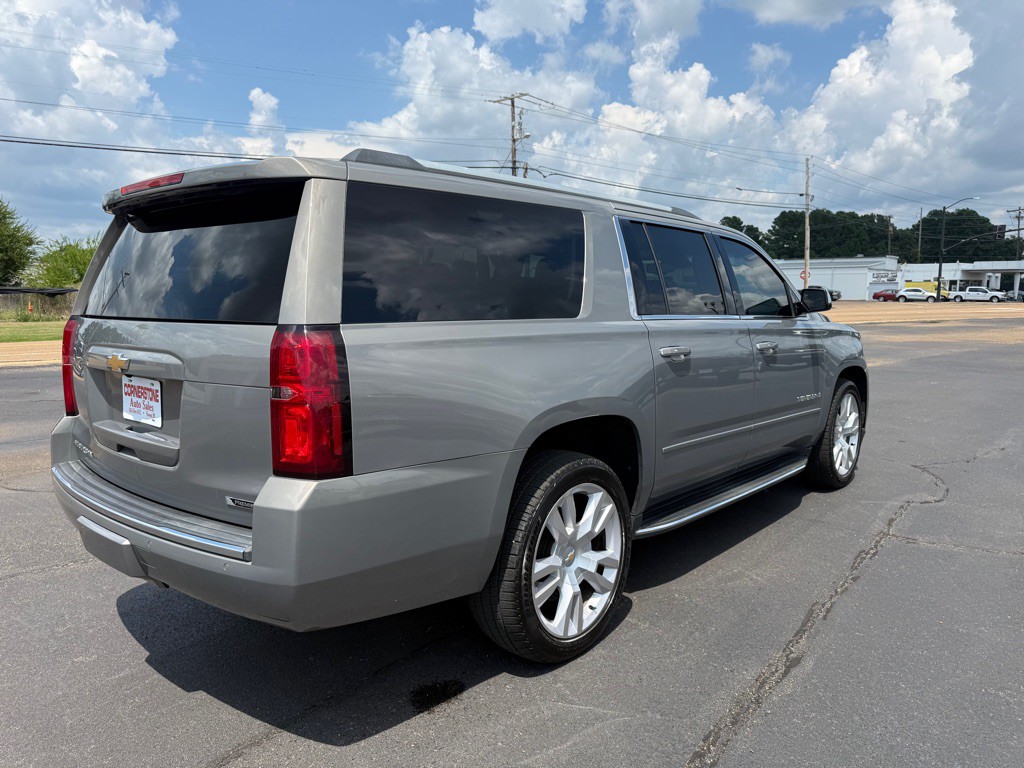 2017 Chevrolet Suburban Image 7