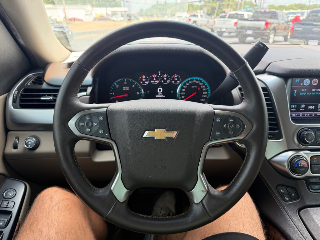 2017 Chevrolet Suburban Image 12