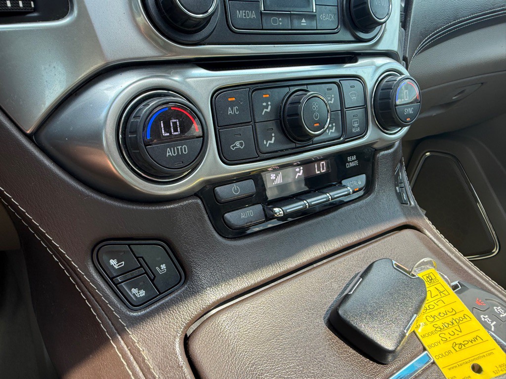 2017 Chevrolet Suburban Image 16